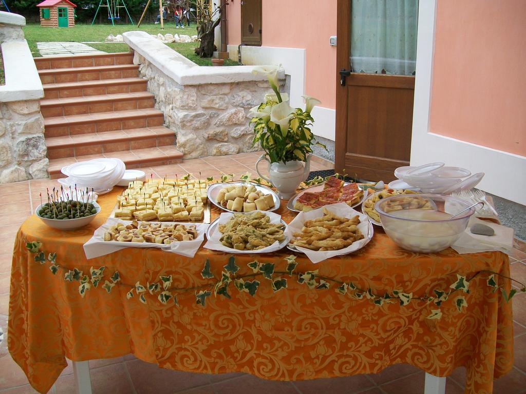 Agriturismo La Palazza 萨拉孔西利纳 外观 照片